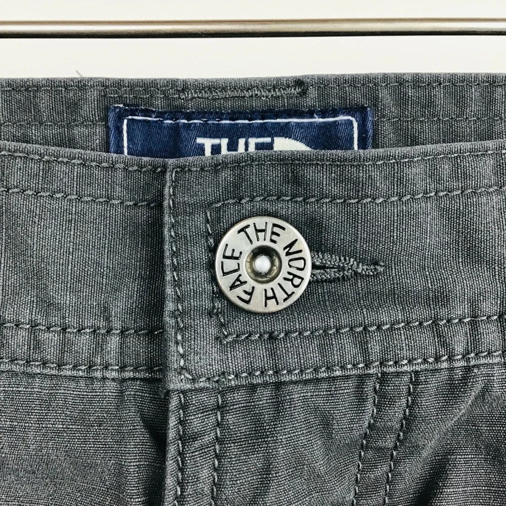 The North Face mens cargo shorts 34 waist